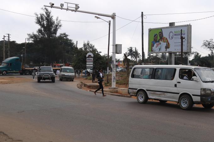 Billboard placed on the Radio Mozambique avenue in Matola.