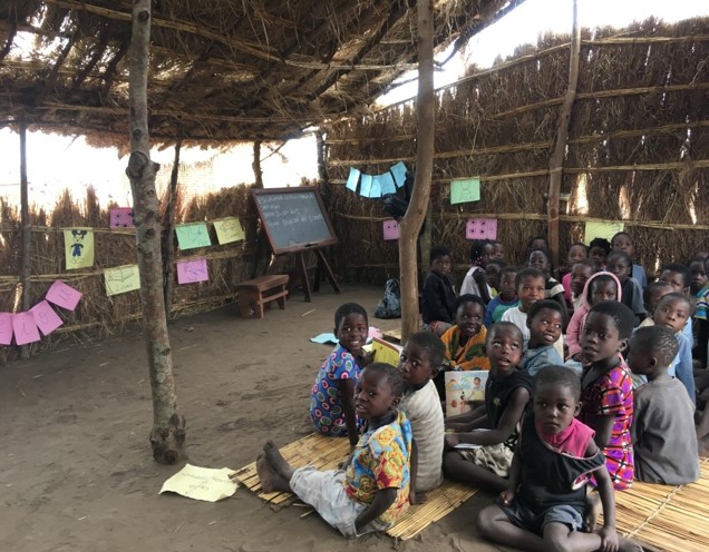 Despite the still precarious conditions of the classrooms, the "Kudziua" project enrolled 1008 children in its first year